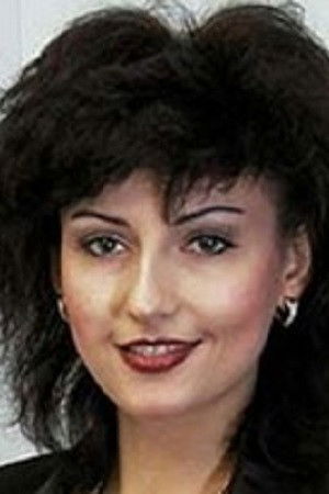 et billede af Lora K. Lee