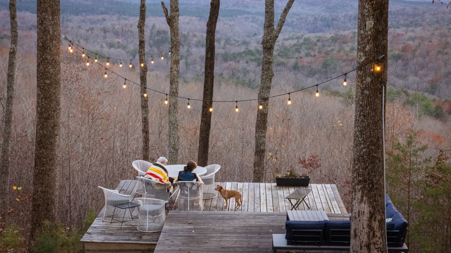 The Cabin Chronicles S03E08 backdrop