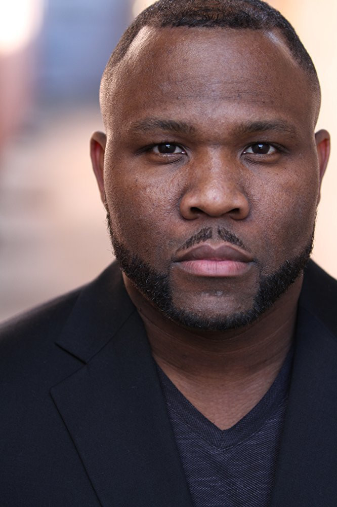 et billede af Aaron Quick Nelson