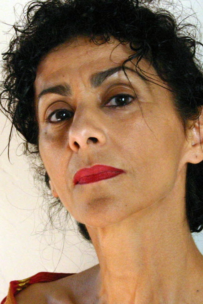 et billede af Angélique Ionatos