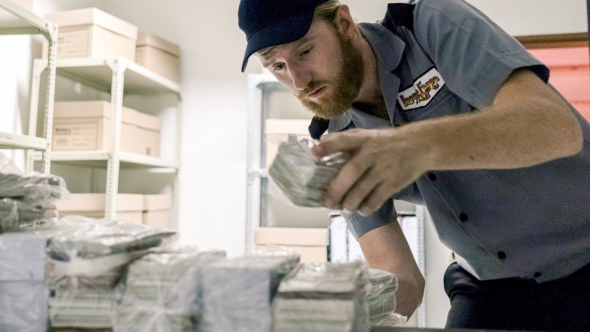 How to Rob a Bank S01E01 backdrop