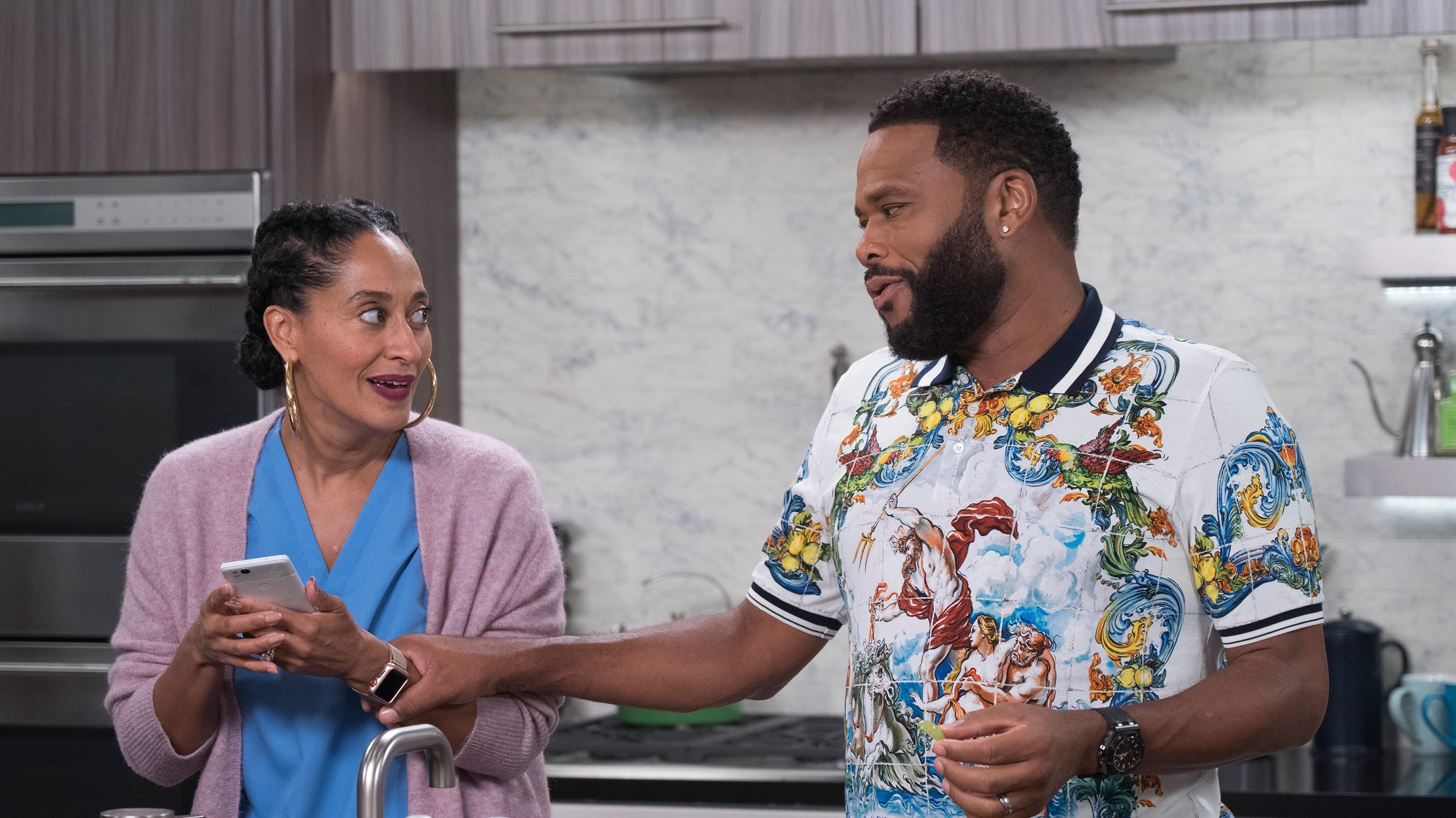 black-ish Season 5 :Episode 7  Friends Without Benefits