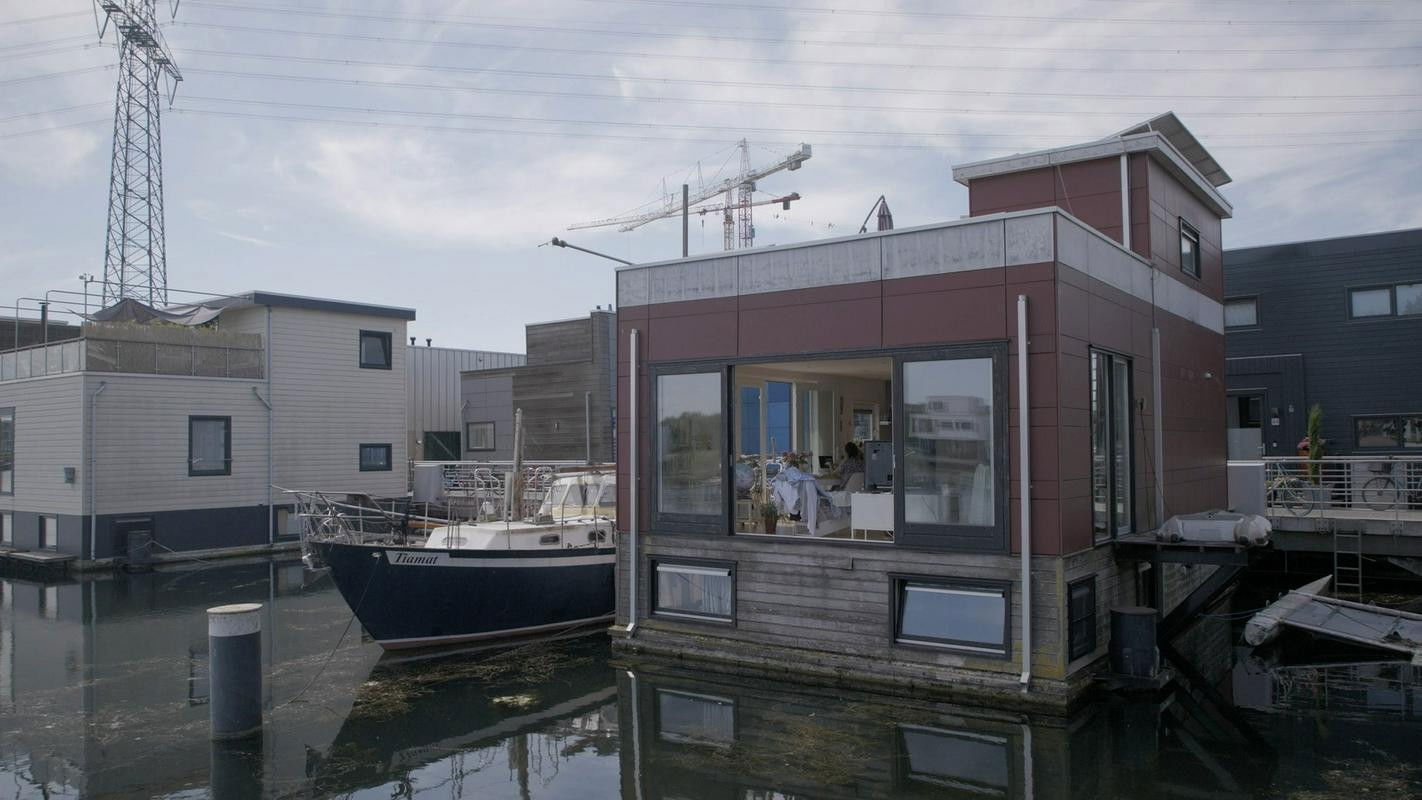 Thumbnail for Amsterdam Season 1 Episode 4