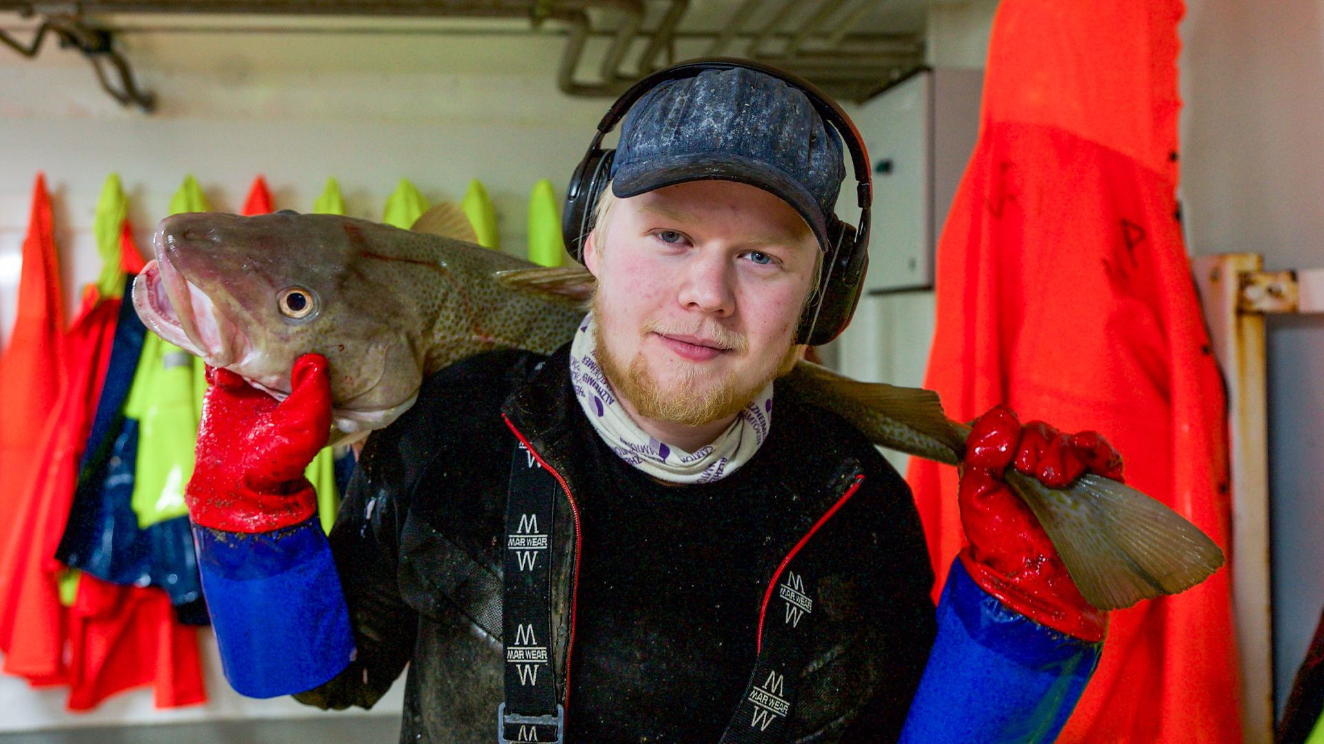 Ice Cold Catch S01E06 backdrop