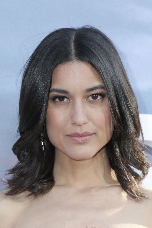 Julia Jones(朱莉亚·琼斯)