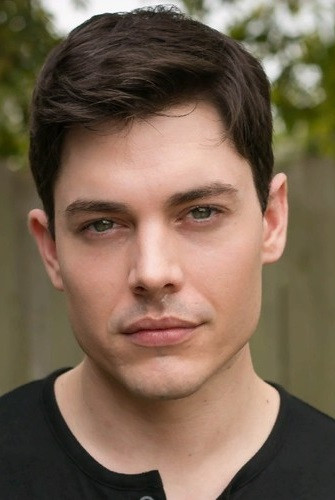 et billede af Bryan Hall