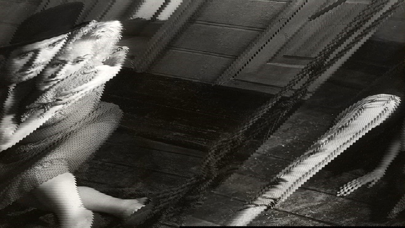Destination Unknown (1933)