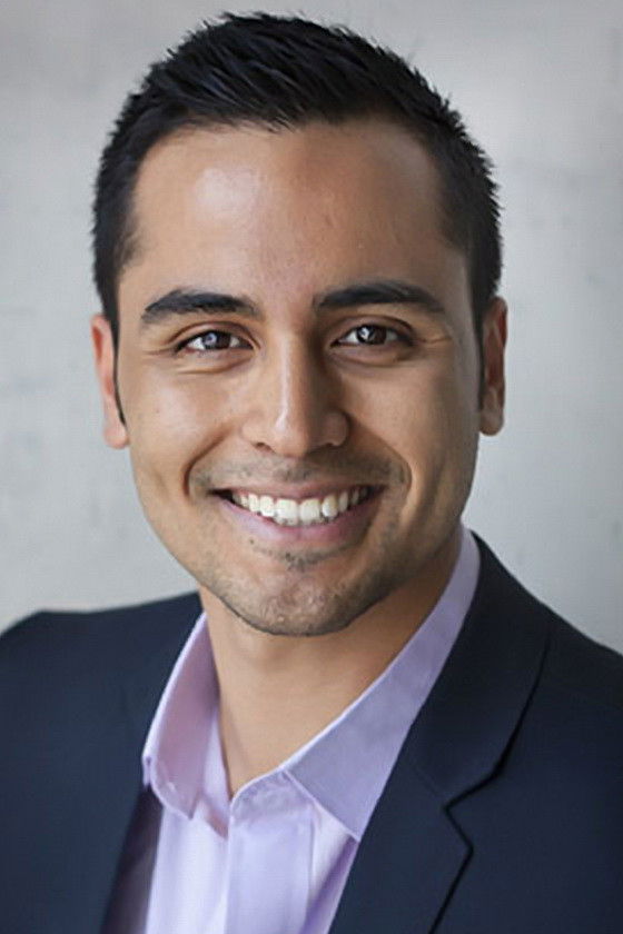 et billede af Lawrence Fernandez