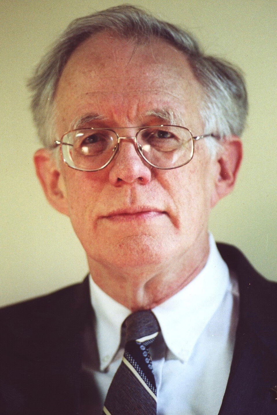 et billede af William Luther Pierce