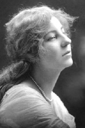 et billede af Louise Vale