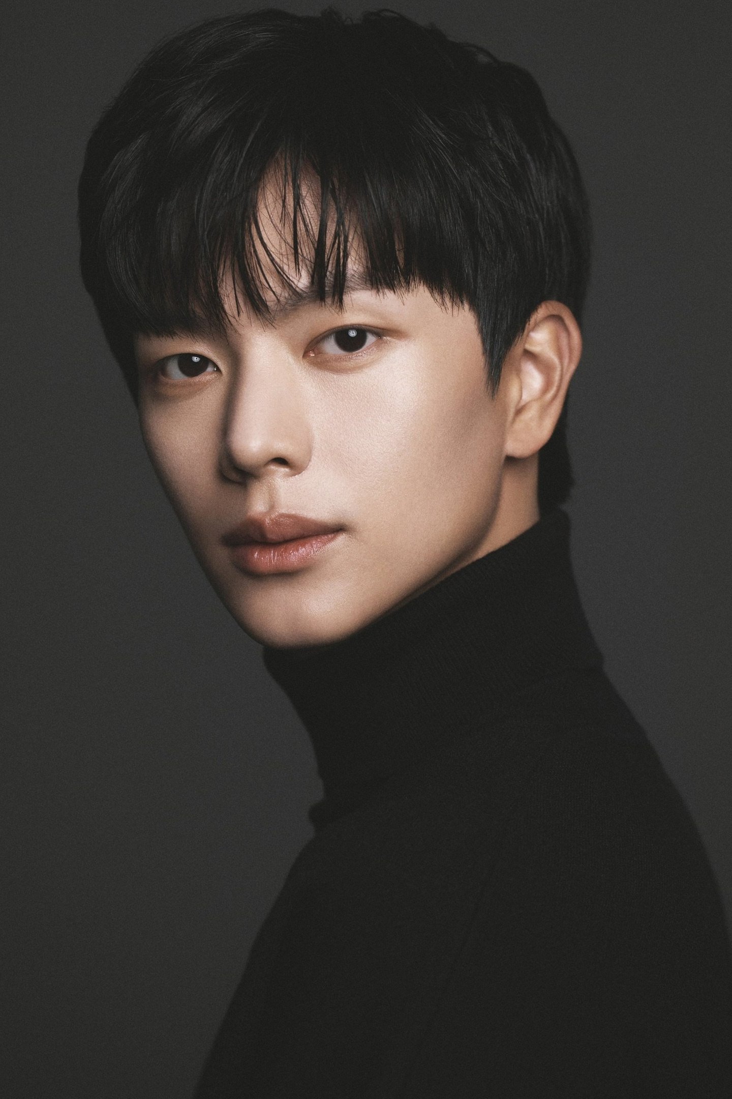 et billede af Yook Sung-jae