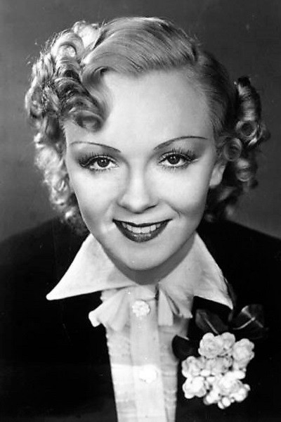 et billede af Esther Muir