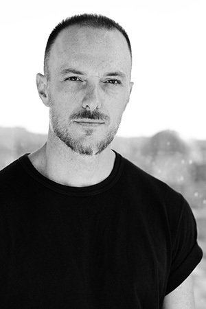 et billede af James Lafazanos