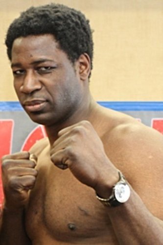 et billede af Ray Olubowale