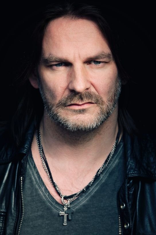 Ray Wilson's picture in the cast