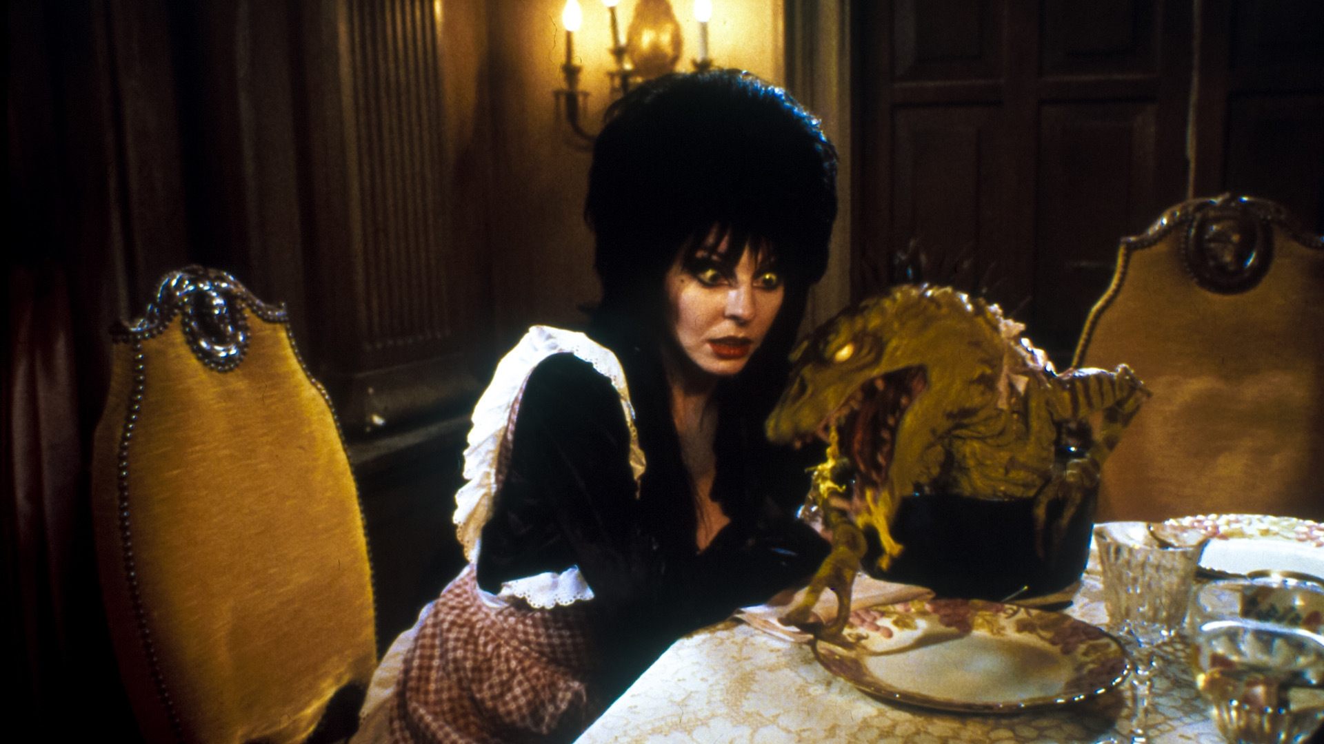 Image du film Elvira, maîtresse des ténèbres sqybxspyavkiqmthxic4edu6yjdjpg