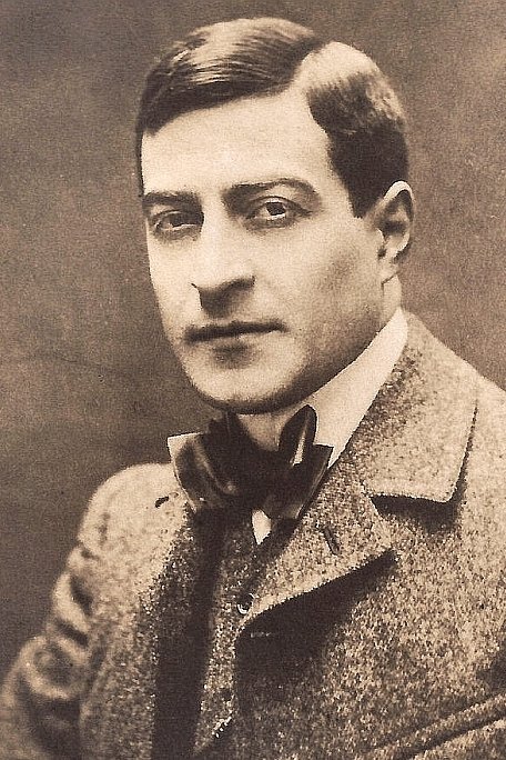 et billede af Max Dearly