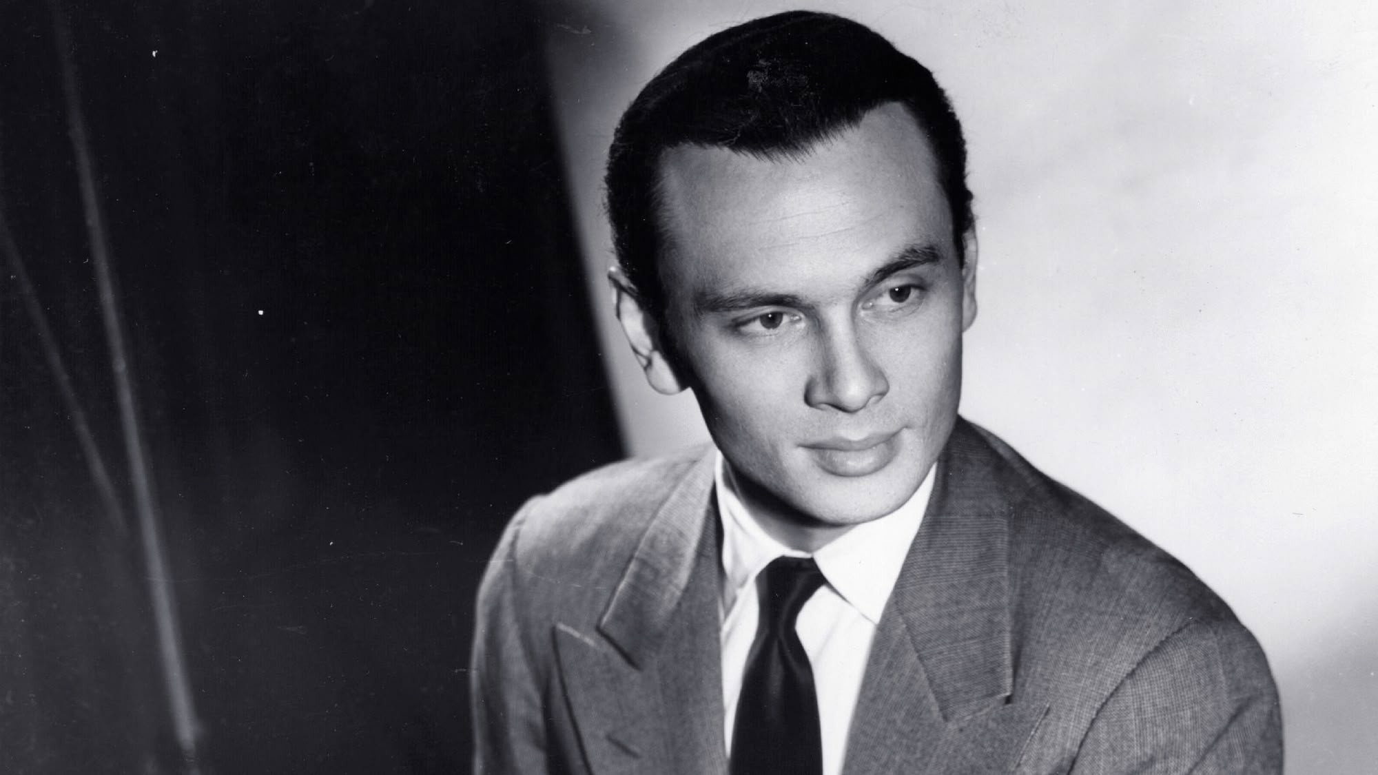 S6E9 · Yul Brynner