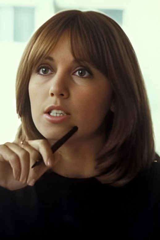 Caroline Cartier's picture in the cast