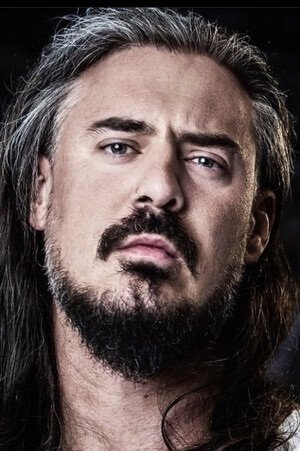 et billede af John Thomas Gauthier