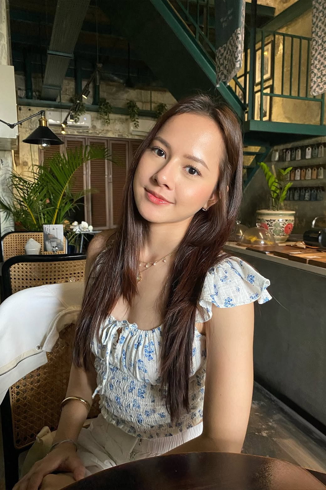 Profile Barbie Arzetta with character Teman Eva