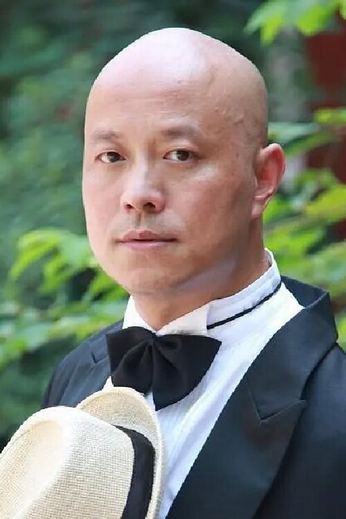 et billede af Zhou Yan