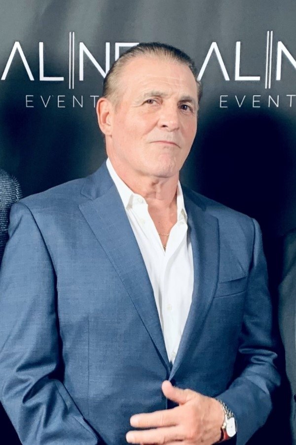 et billede af Kenneth Simmons