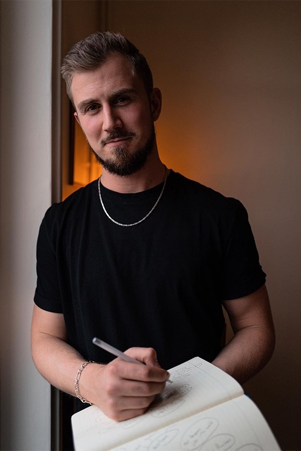 et billede af Thomas Brag