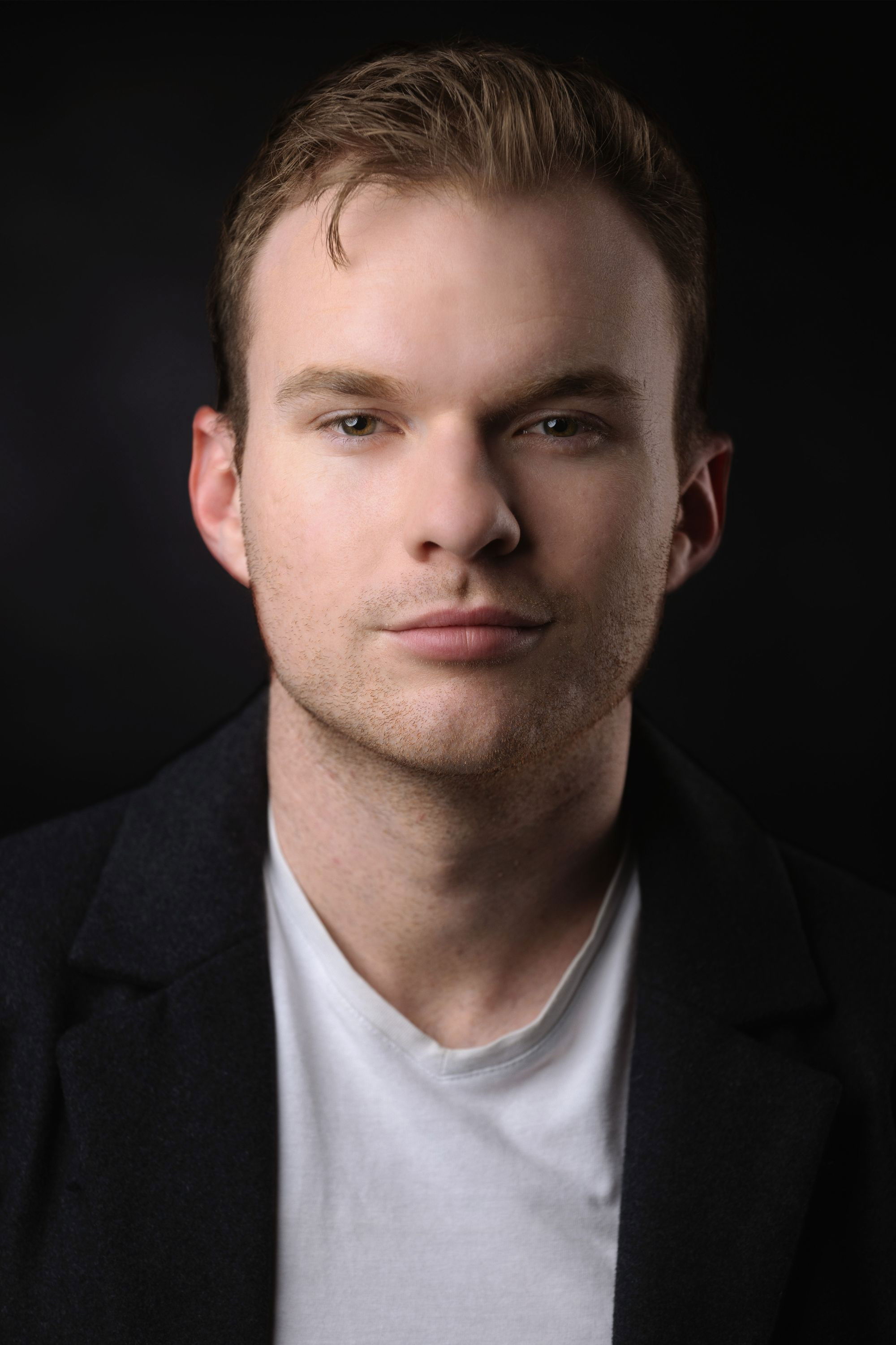 et billede af Aaron Sims