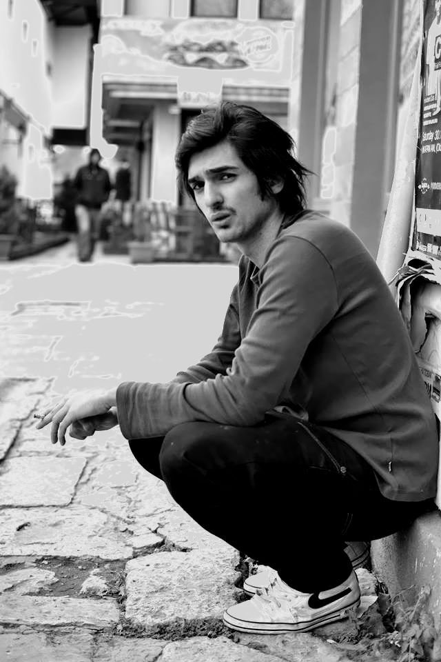 et billede af Deniz Abdula