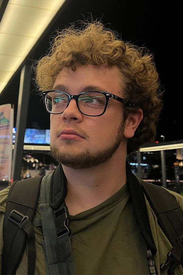 et billede af Hugh J. Service