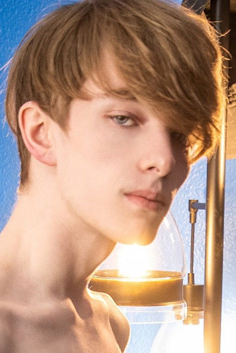 et billede af Adam Reid