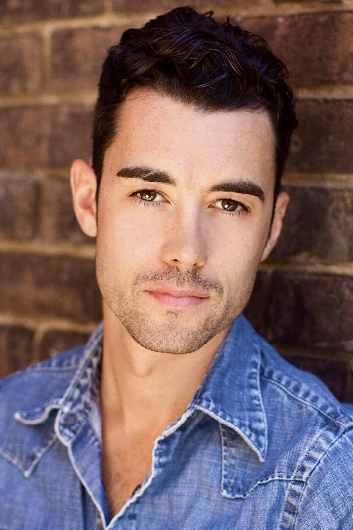 et billede af Jesse Aaron Dwyre