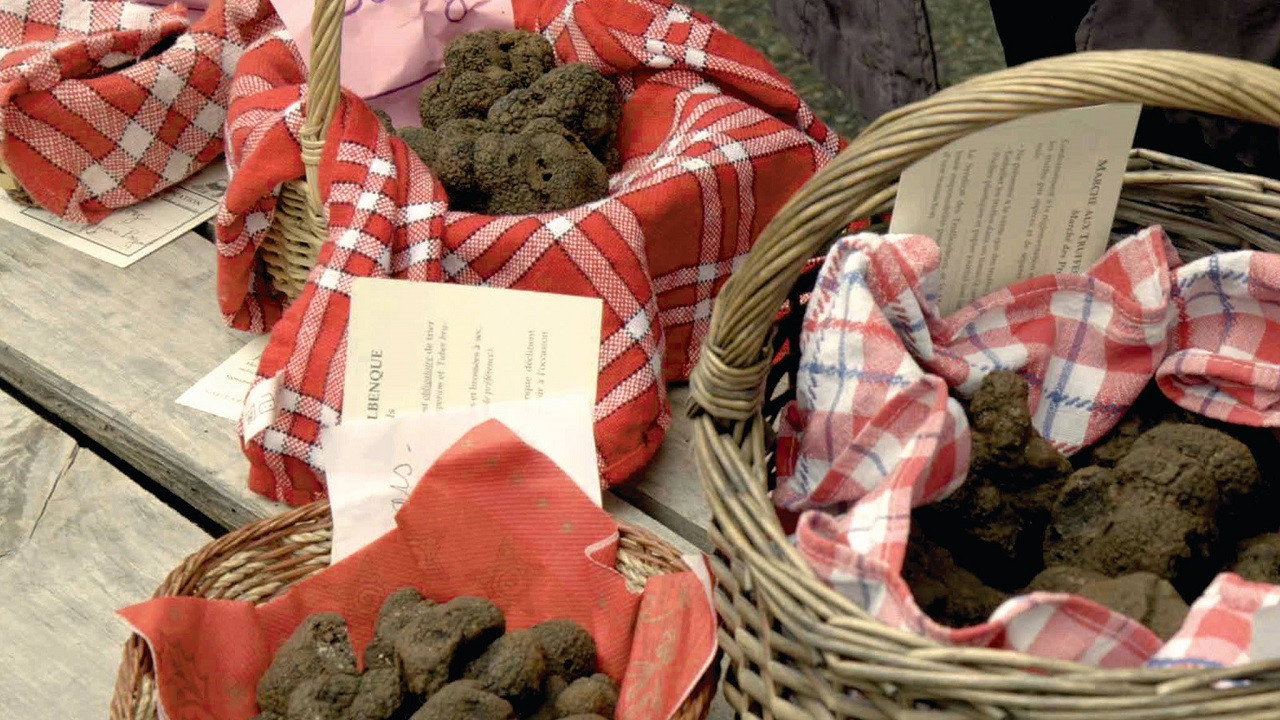 Food Markets: In the Belly of the City S02E02 backdrop