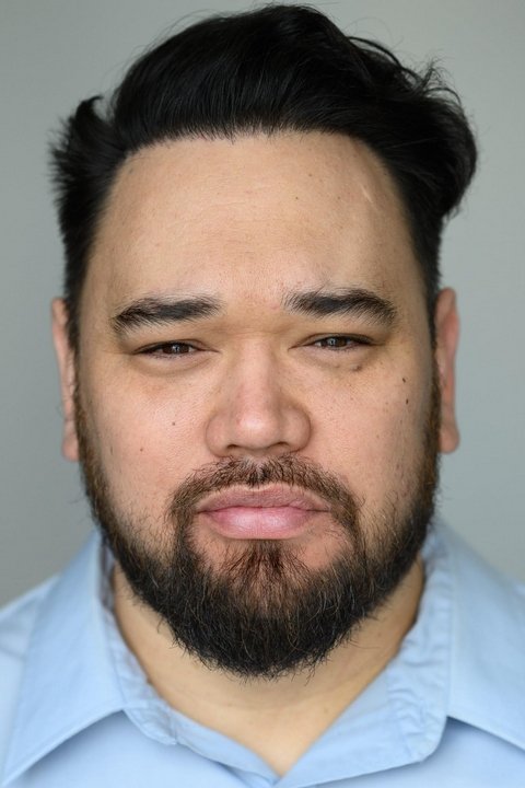 David Kuahiwinui | Gangster (uncredited)