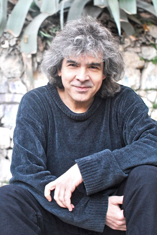 et billede af Nikos Kypourgos