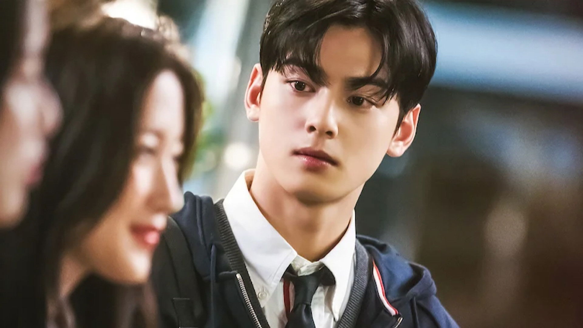 True Beauty - Season 1 Episode 6 : Ju Kyung Runs into Bullies