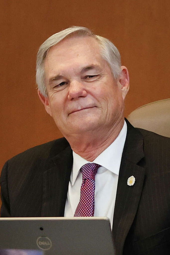 et billede af Clayton Perry