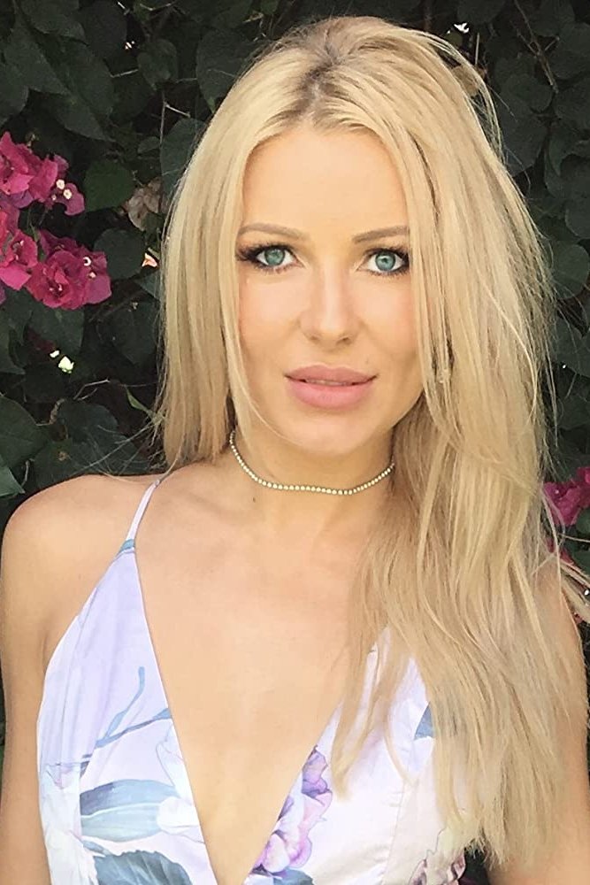 et billede af Anya Benton