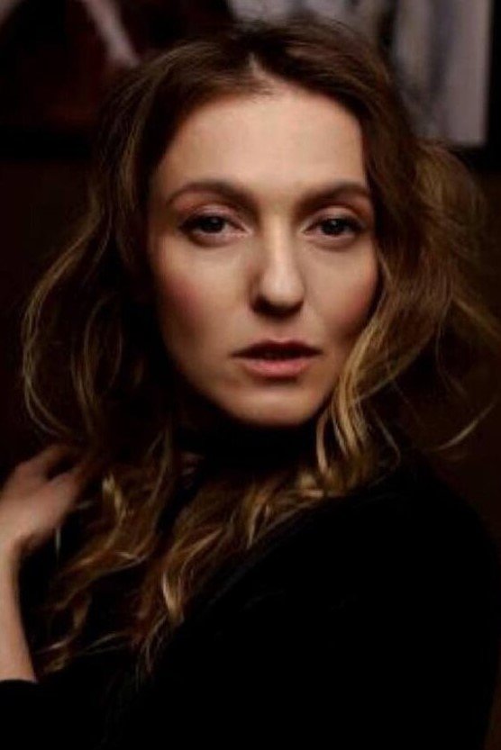 Уршула Малка's picture in the cast
