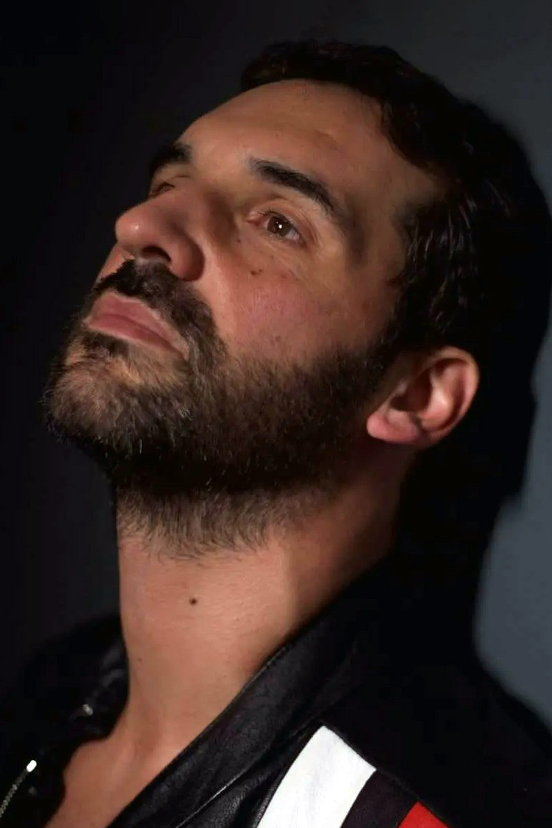 et billede af Christos Poulos-Renesis