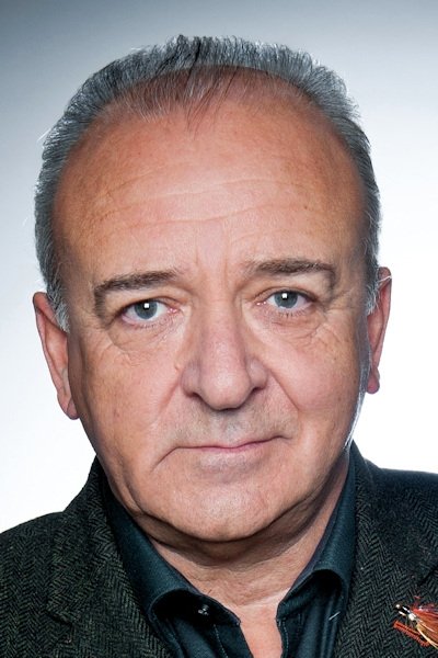 et billede af John Bowe