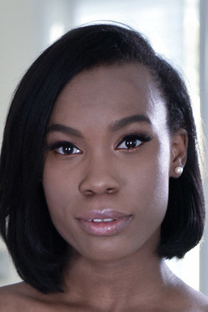 et billede af Ivory Logan