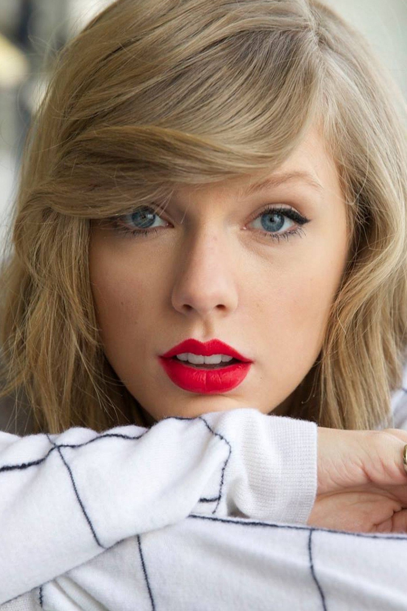 Taylor Swift - Profile Images โ The Movie Database (TMDb)