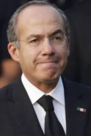 Felipe Calderón Hinojosa's picture in the cast