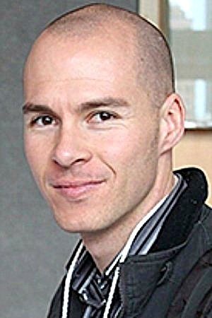 et billede af Richard Antrobus