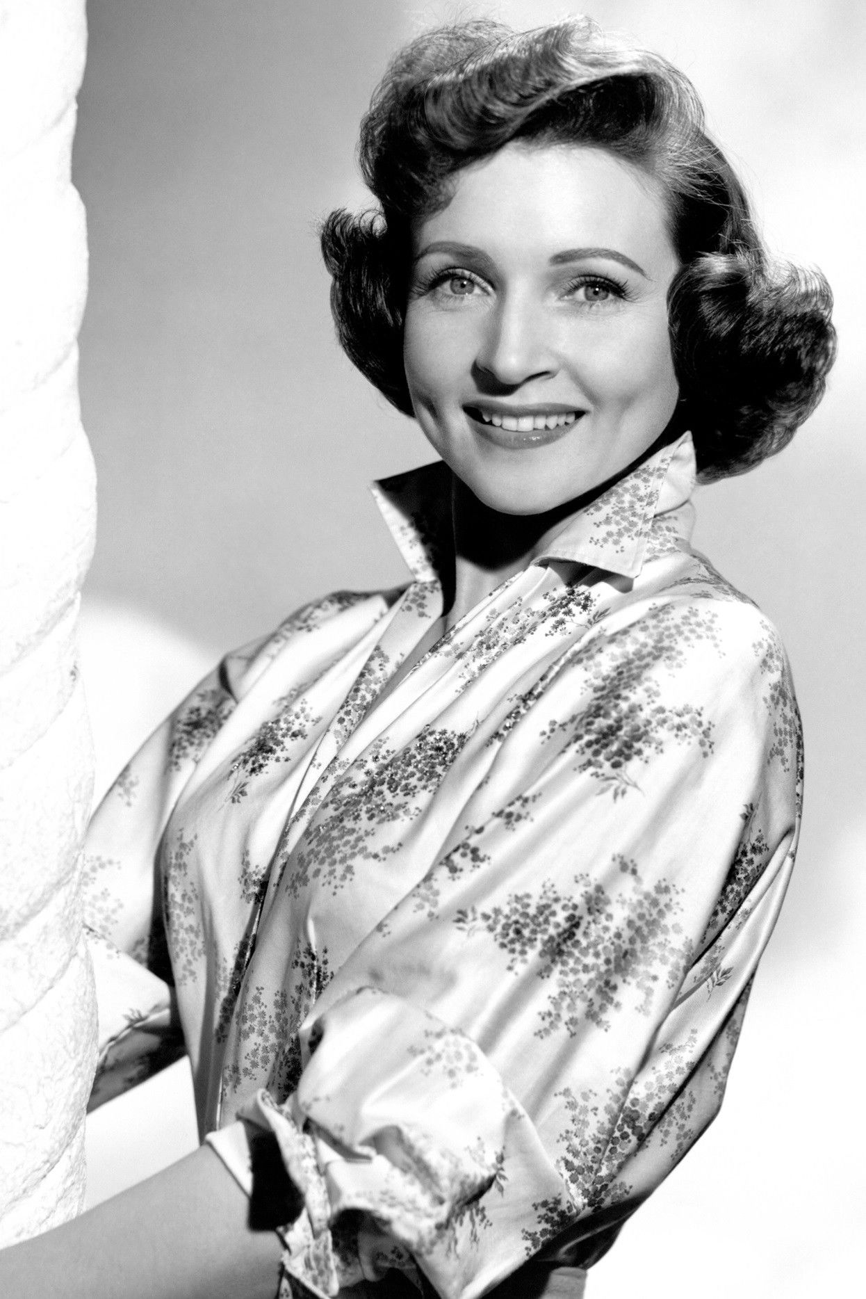 Betty White Profile Images — The Movie Database (TMDb)