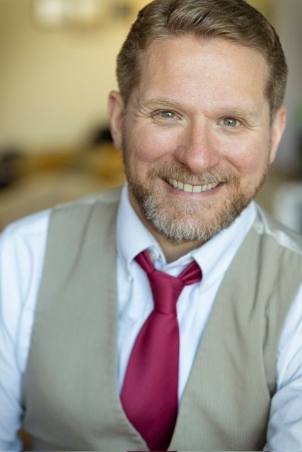 et billede af Timothy J. Cox