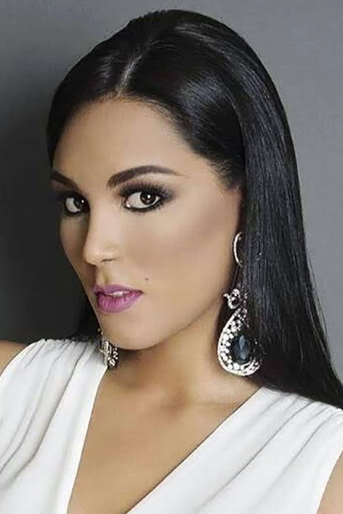 et billede af Nina Milano