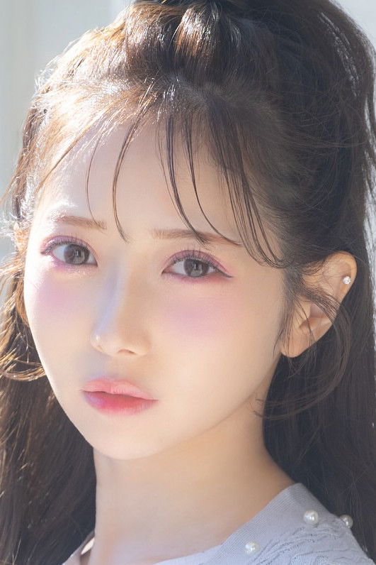 et billede af Saya Tanizaki